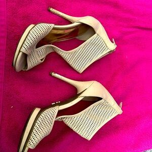 Jennifer Lopez stilletos. Size 7